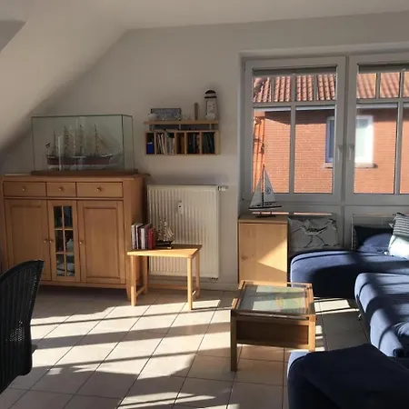 An Bord Im Strandtuun *