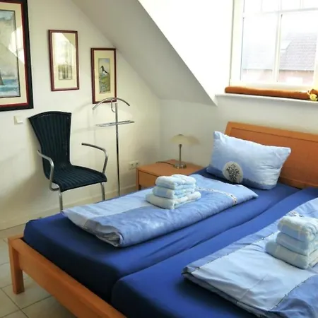 An Bord Im Strandtuun