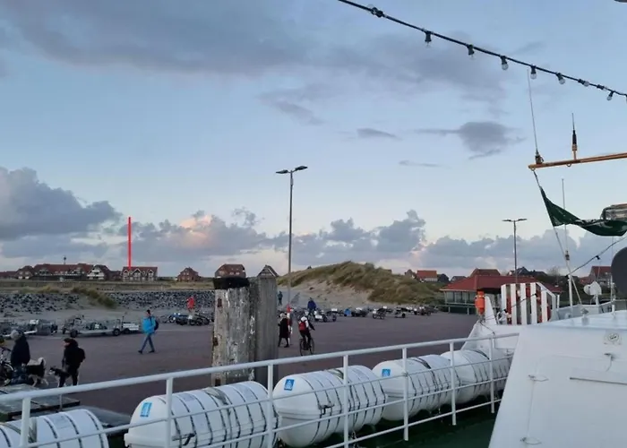 An Bord Im Strandtuun Auf *